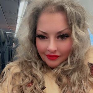 Meet your Posher, Reneelynn